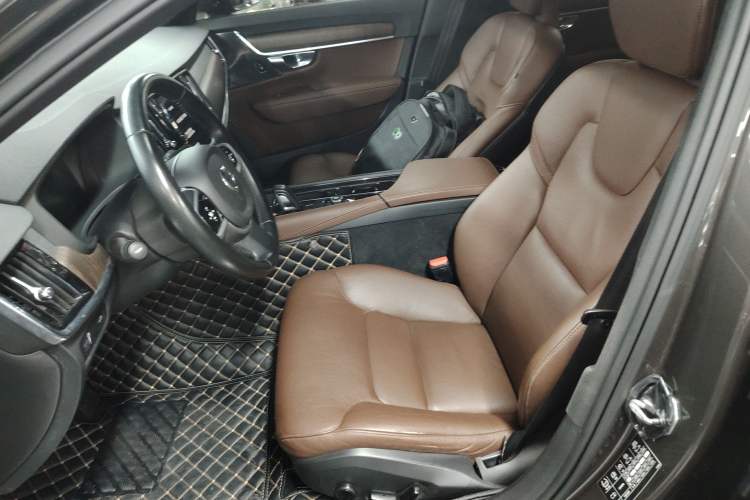 Used Volvo V90 2021 Cross Country B5 AWD Smart Range Edition Left Front Seat