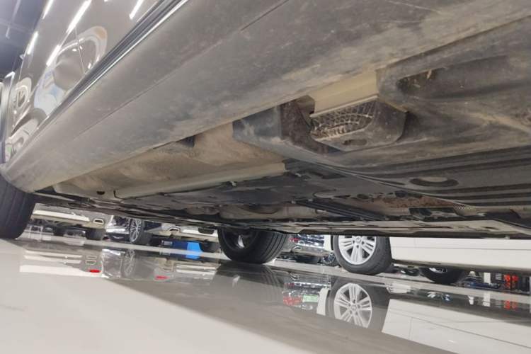 Used Volvo V90 2021 Cross Country B5 AWD Prestige Edition Left Side Sill