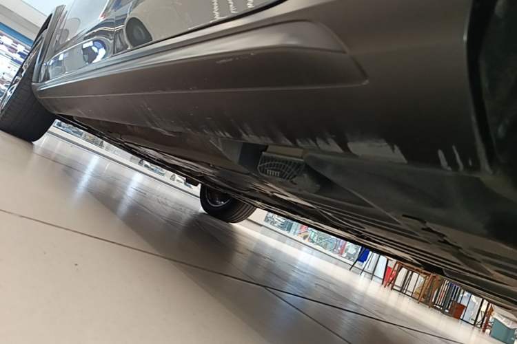 Used Volvo V90 2021 Cross Country B5 AWD Smart Range Edition Left Side Sill