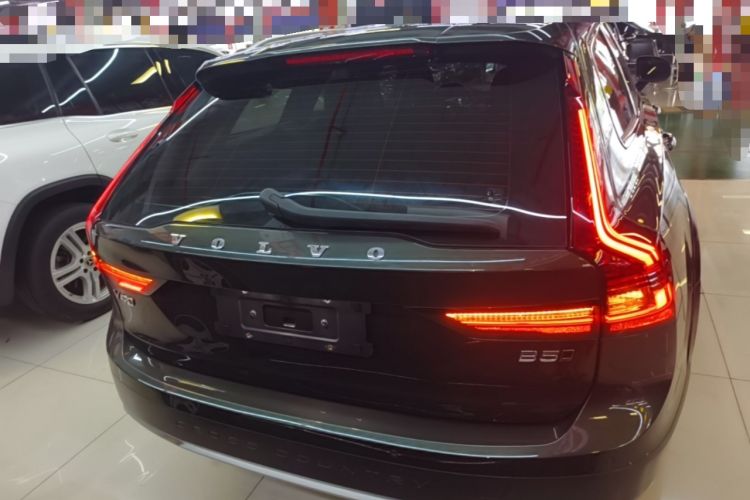 Used Volvo V90 2021 Cross Country B5 AWD Smart Range Edition Rear
