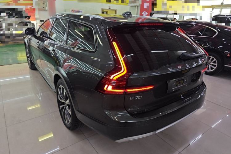 Used Volvo V90 2021 Cross Country B5 AWD Smart Range Edition Rear Left 45 Deg