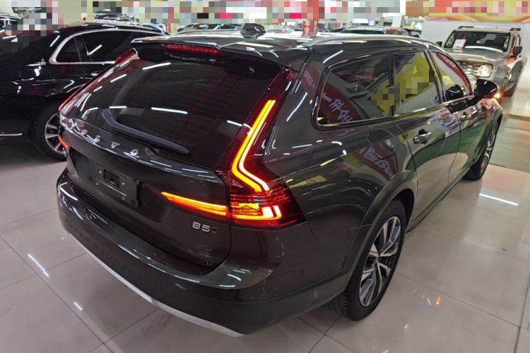 Used Volvo V90 2021 Cross Country B5 AWD Smart Range Edition Rear Right 45 Deg