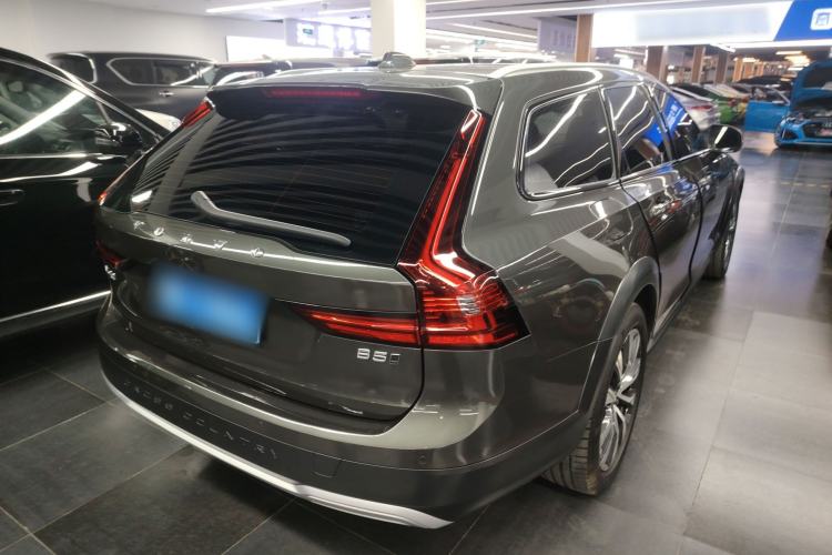 Used Volvo V90 2021 Cross Country B5 AWD Smart Range Edition Rear Right 45 Deg