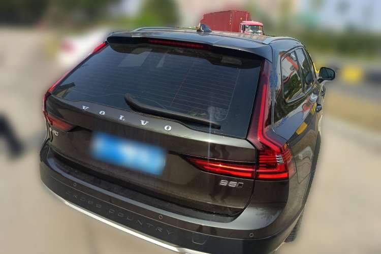Used Volvo V90 2021 Cross Country B5 AWD Smart Range Edition Rear Right 45 Deg