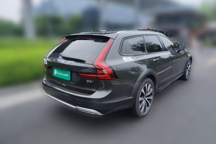 Used Volvo V90 2021 Cross Country B5 AWD Smart Range Edition Rear Right 45 Deg