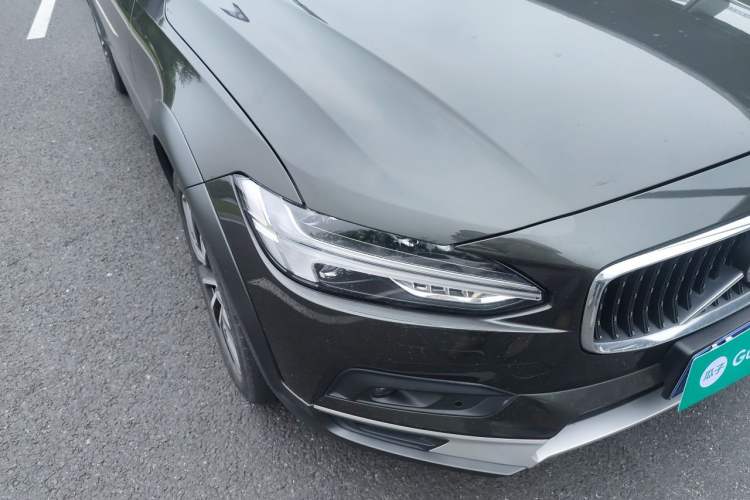 Used Volvo V90 2021 Cross Country B5 AWD Smart Range Edition Right Front Headlight