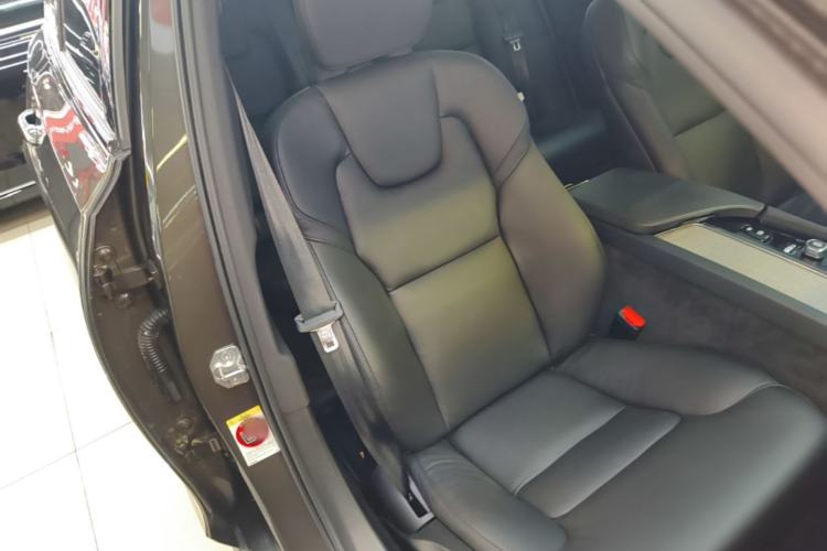 Used Volvo V90 2021 Cross Country B5 AWD Smart Range Edition Right Front Seat