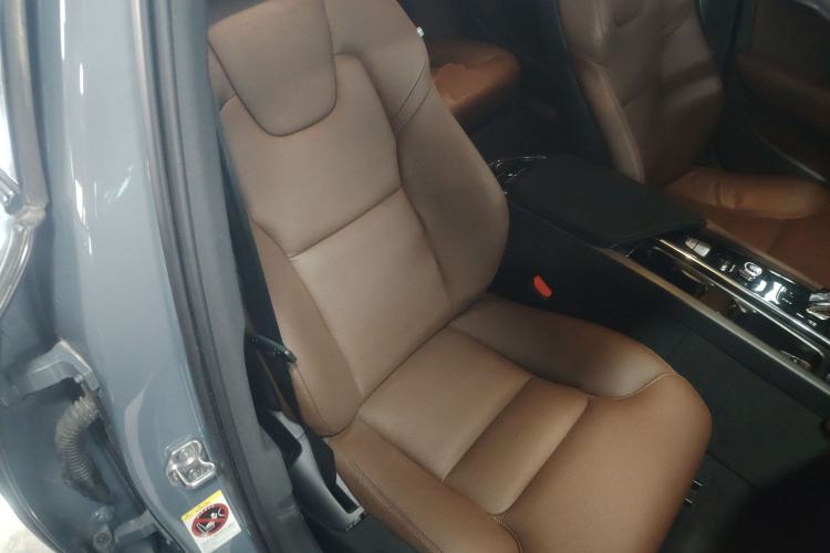 Used Volvo V90 2021 Cross Country B5 AWD Smart Range Edition Right Front Seat