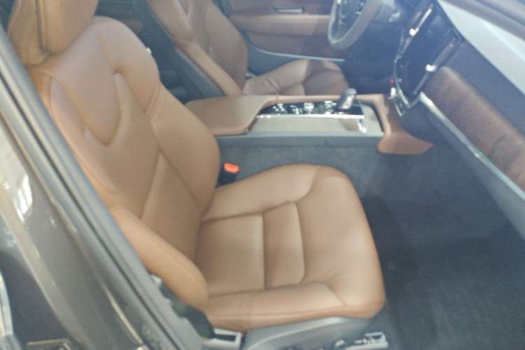 Used Volvo V90 2021 Cross Country B5 AWD Smart Range Edition Right Front Seat