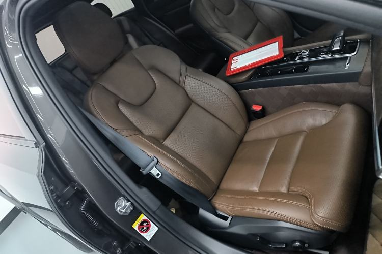 Used Volvo V90 2021 Cross Country B5 AWD Prestige Edition Right Front Seat