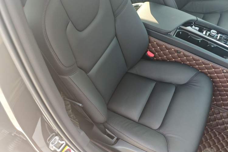 Used Volvo V90 2021 Cross Country B5 AWD Smart Range Edition Right Front Seat