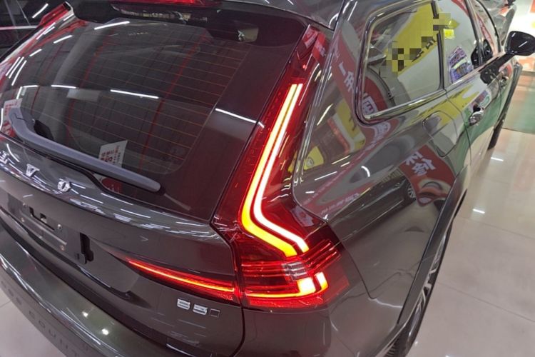 Used Volvo V90 2021 Cross Country B5 AWD Smart Range Edition Right Rear Taillight