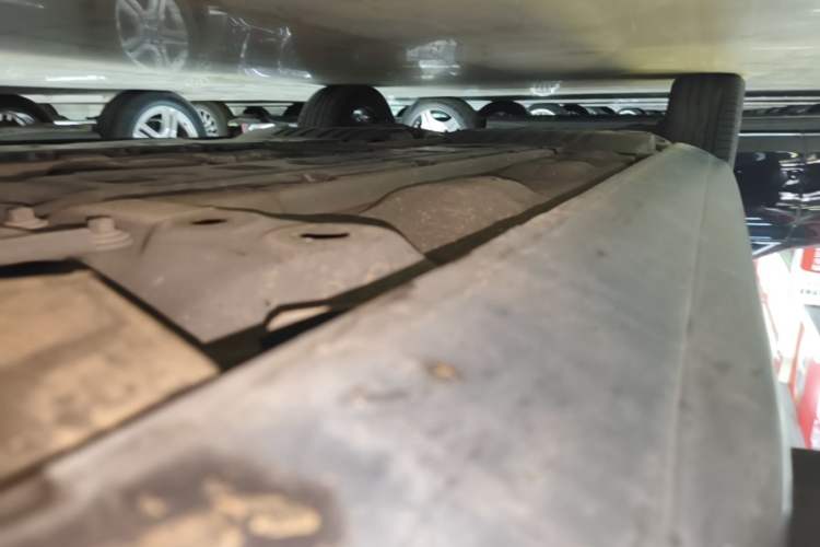 Used Volvo V90 2021 Cross Country B5 AWD Smart Range Edition Right Side Sill