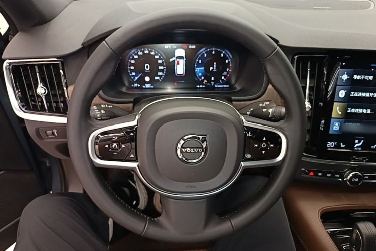 Used Volvo V90 2021 Cross Country B5 AWD Smart Range Edition Steering Wheel