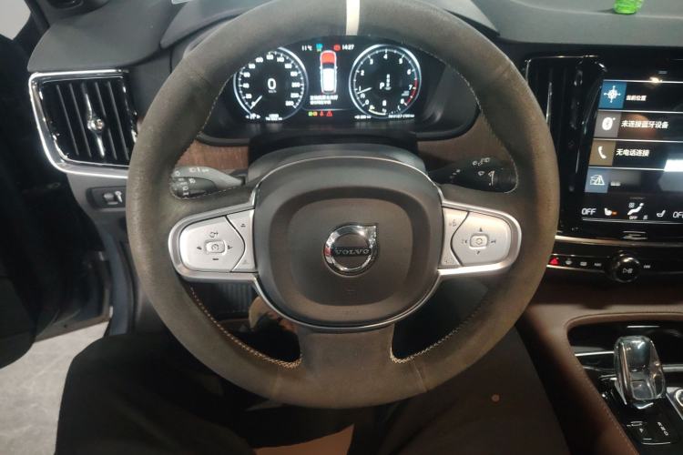 Used Volvo V90 2021 Cross Country B5 AWD Smart Range Edition Steering Wheel