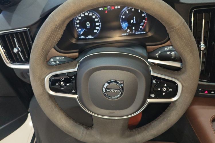 Used Volvo V90 2021 Cross Country B5 AWD Smart Range Edition Steering Wheel