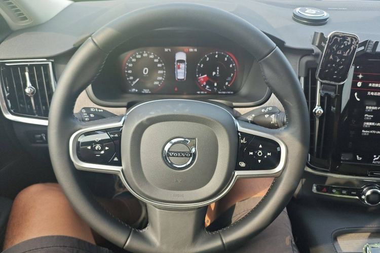 Used Volvo V90 2021 Cross Country B5 AWD Smart Range Edition Steering Wheel