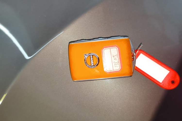Used Volvo V90 2021 Cross Country B5 AWD Smart Range Edition Vehicle Key