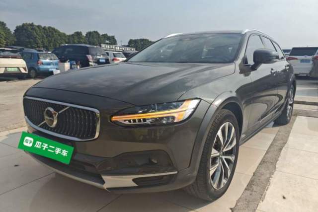 Used Volvo V90 2021 Cross Country B5 AWD Smart Range Edition