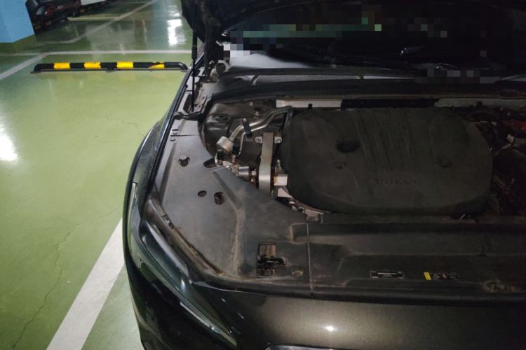 Used Volvo V90 2021 Cross Country B5 AWD Prestige Edition Engine Bay Right