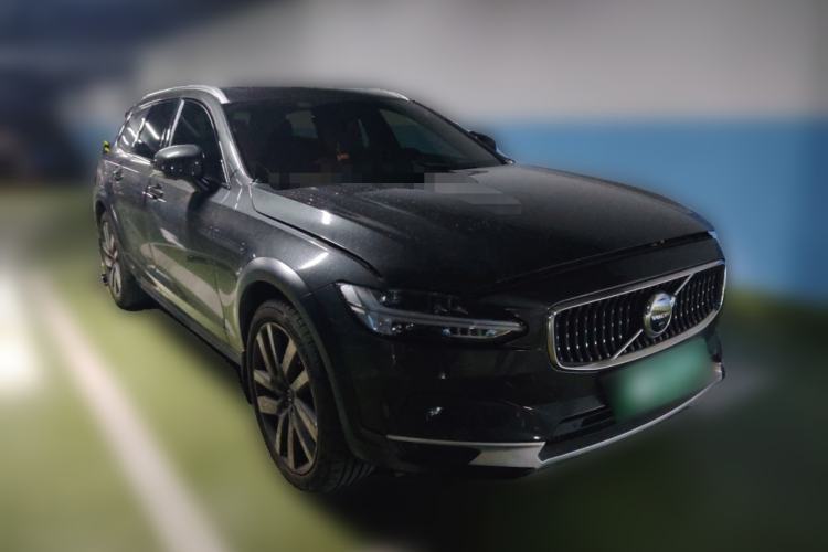 Used Volvo V90 2021 Cross Country B5 AWD Prestige Edition Front Right 45 Deg