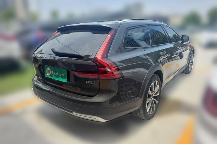 Used Volvo V90 2021 Cross Country B5 AWD Smart Range Edition Rear Right 45 Deg