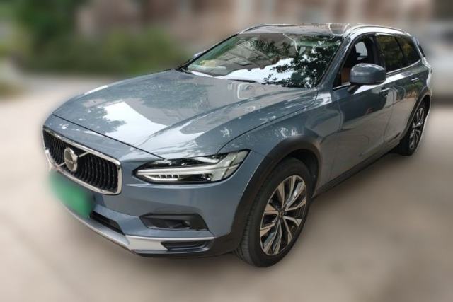 Ojetý Volvo V90 2021 Cross Country B5 AWD Smart Range Edition