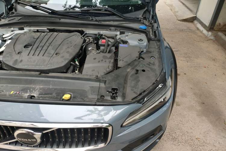 Used Volvo V90 2021 Cross Country B5 AWD Smart Range Edition Engine Bay Left