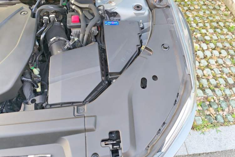 Used Volvo V90 2021 Cross Country B5 AWD Smart Range Edition Engine Bay Left
