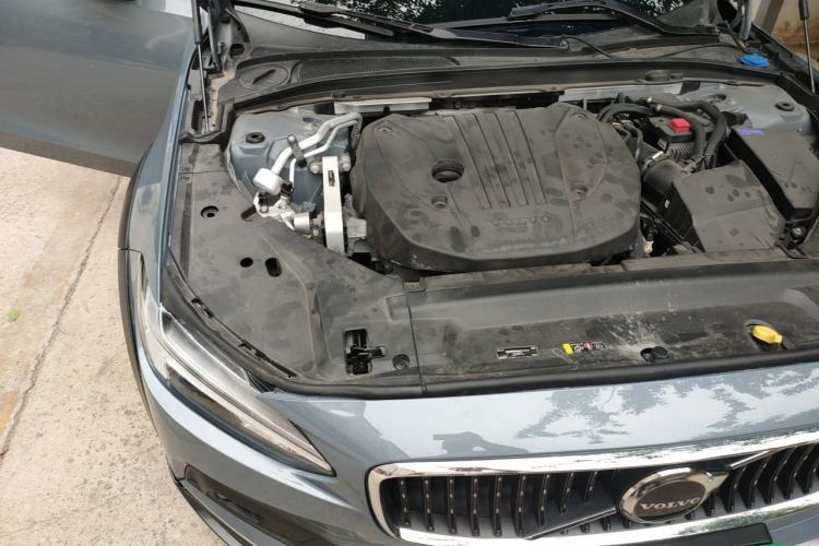 Used Volvo V90 2021 Cross Country B5 AWD Smart Range Edition Engine Bay Right
