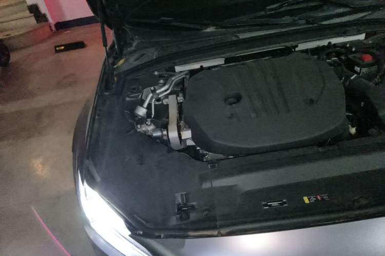 Used Volvo V90 2021 Cross Country B5 AWD Prestige Edition Engine Bay Right