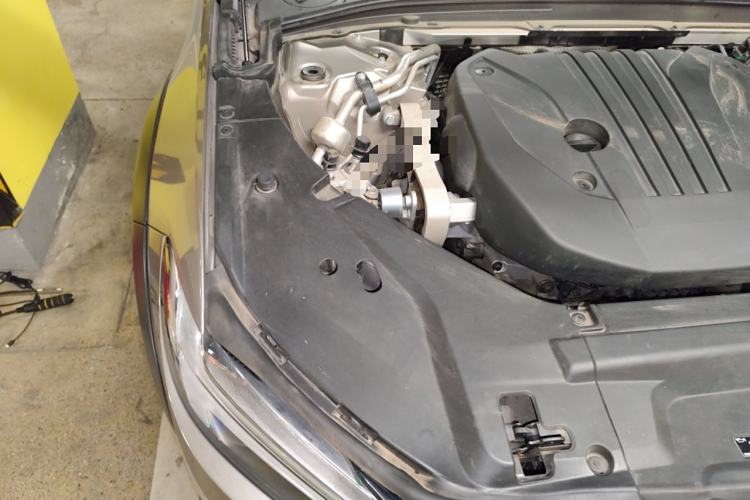Used Volvo V90 2021 Cross Country B5 AWD Smart Range Edition Engine Bay Right