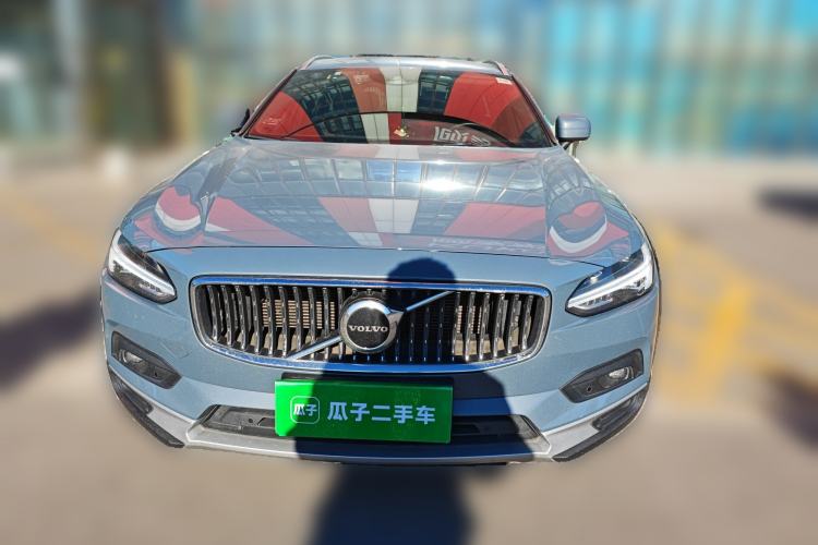 Used Volvo V90 2021 Cross Country B5 AWD Smart Range Edition Front