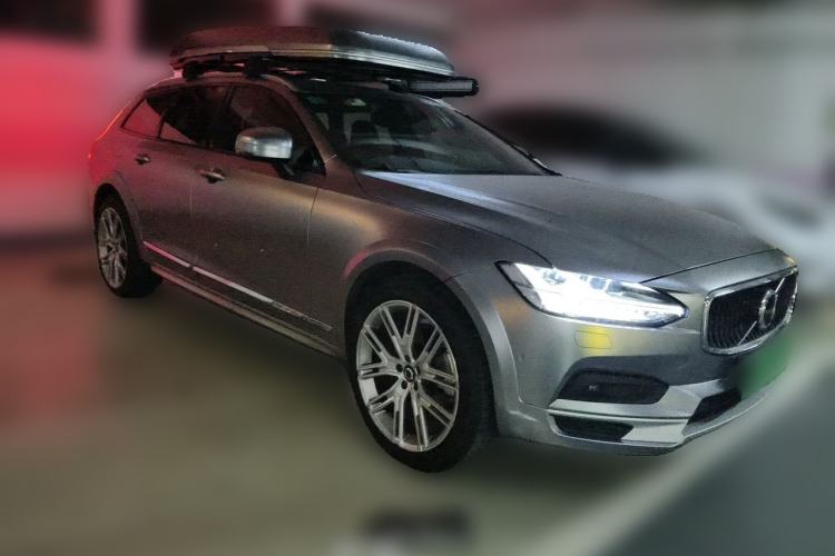 Used Volvo V90 2021 Cross Country B5 AWD Prestige Edition Front Right 45 Deg