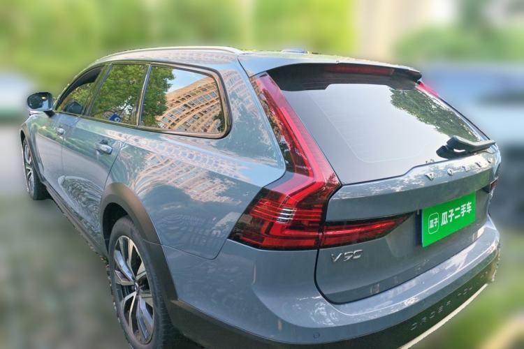 Used Volvo V90 2021 Cross Country B5 AWD Smart Range Edition Rear Left 45 Deg