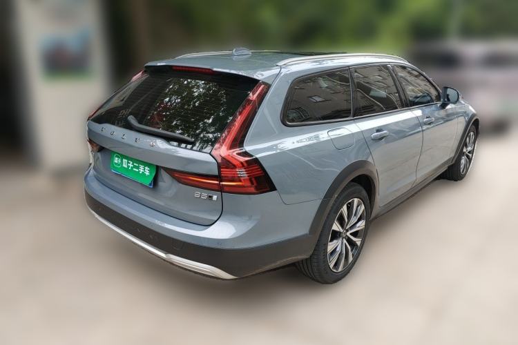 Used Volvo V90 2021 Cross Country B5 AWD Smart Range Edition Rear Right 45 Deg