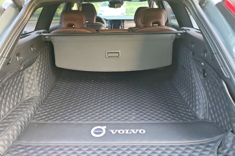 Used Volvo V90 2021 Cross Country B5 AWD Smart Range Edition Trunk
