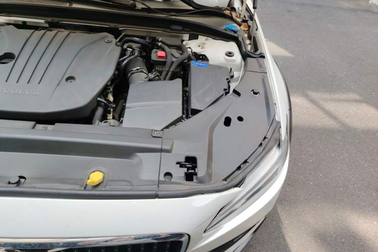 Used Volvo V90 2021 Cross Country B5 AWD Smart Range Edition Engine Bay Left