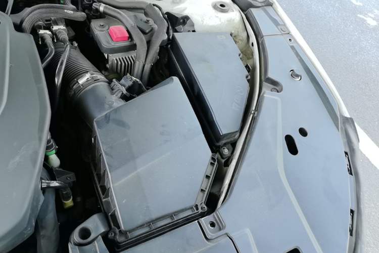 Used Volvo V90 2021 Cross Country B5 AWD Smart Range Edition Engine Bay Left