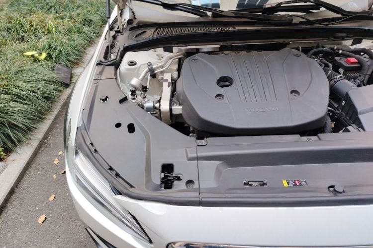 Used Volvo V90 2021 Cross Country B5 AWD Smart Range Edition Engine Bay Right