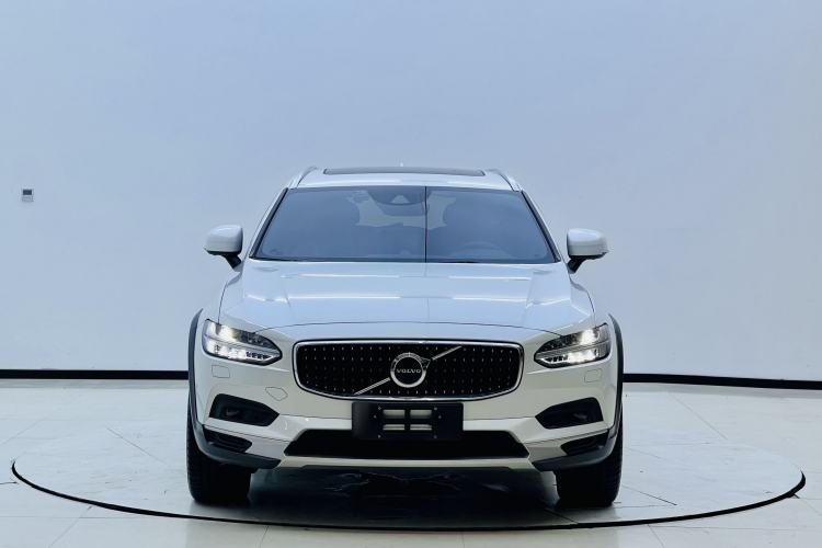 Used Volvo V90 2021 Cross Country B5 AWD Prestige Edition Exterior 1