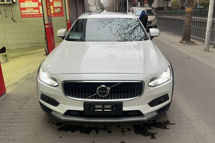 Used Volvo V90 2021 Cross Country B5 AWD Smart Range Edition Exterior 1