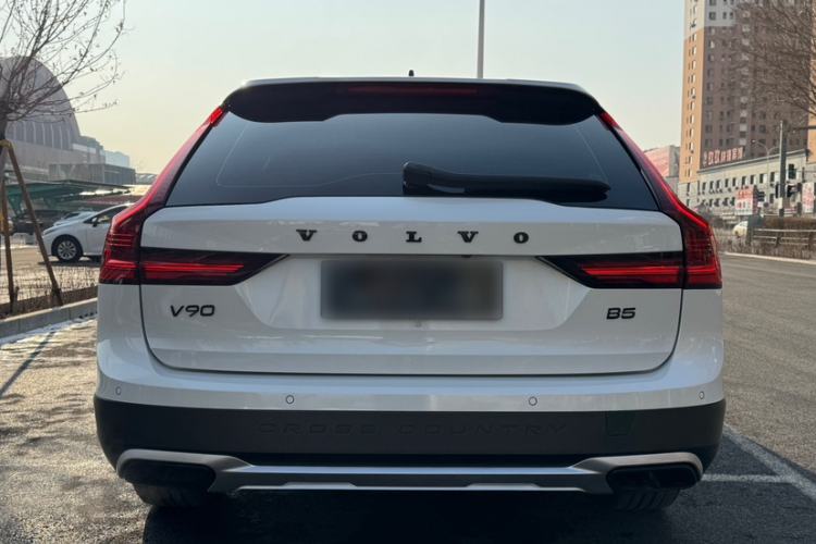 Used Volvo V90 2021 Cross Country B5 AWD Smart Range Edition Exterior 1