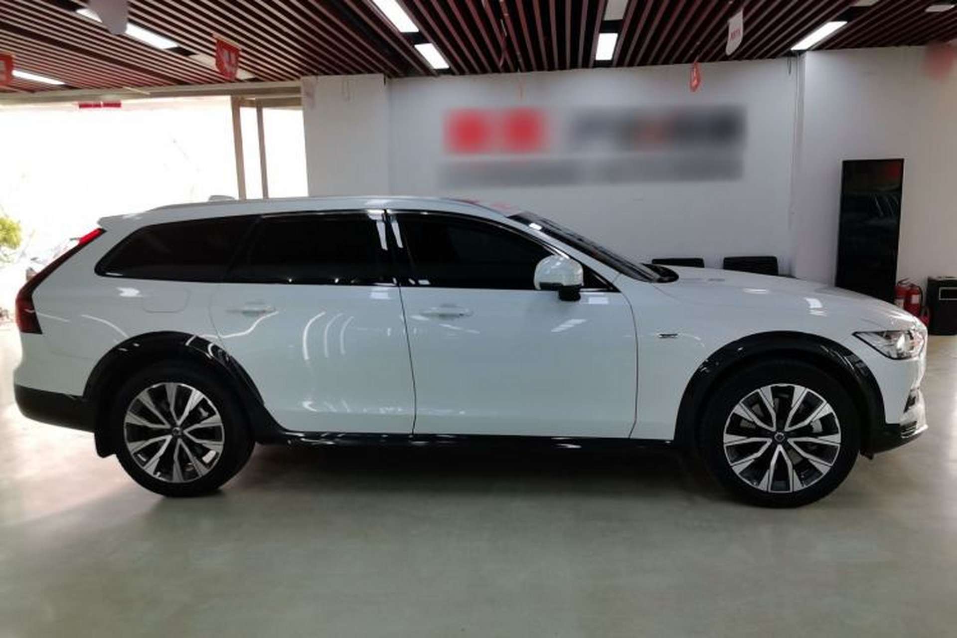 Used Volvo V90 2021 Cross Country B5 AWD Smart Range Edition Exterior 2