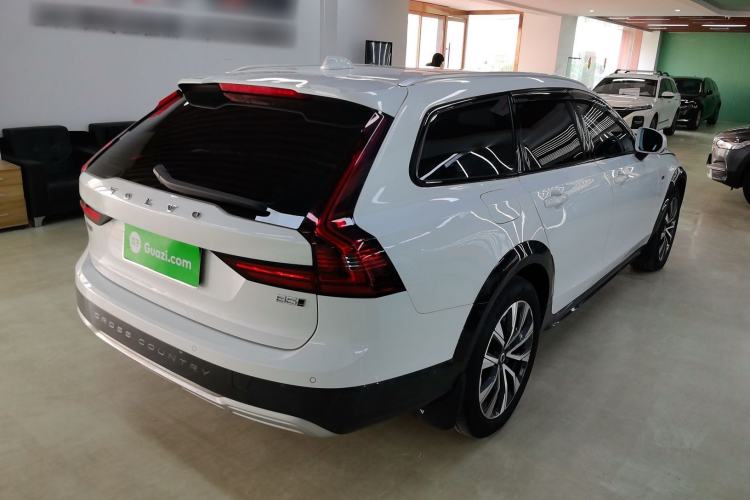 Used Volvo V90 2021 Cross Country B5 AWD Smart Range Edition Exterior 3