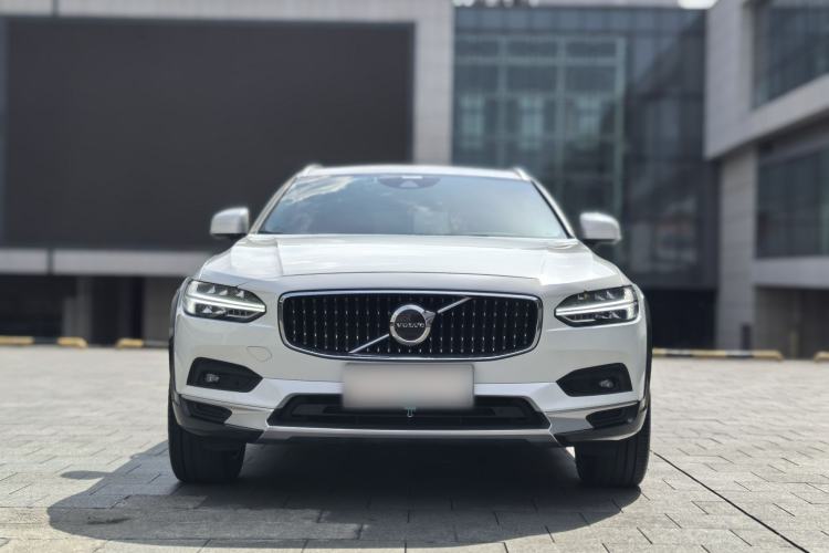 Used Volvo V90 2021 Cross Country B5 AWD Smart Range Edition Exterior 3