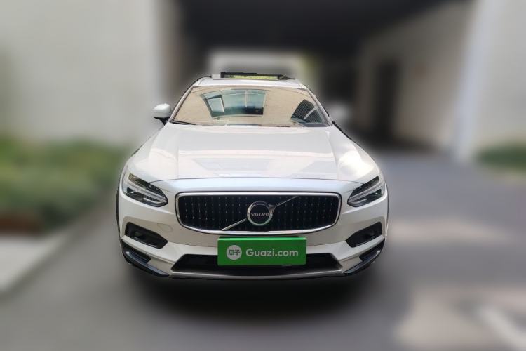 Used Volvo V90 2021 Cross Country B5 AWD Smart Range Edition Front