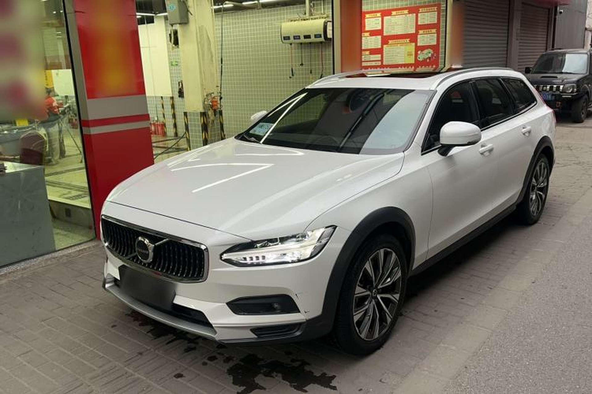 Used Volvo V90 2021 Cross Country B5 AWD Smart Range Edition Front Left 45 Deg