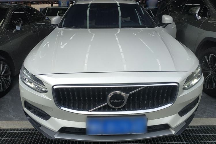 Used Volvo V90 2021 Cross Country B5 AWD Smart Range Edition Front