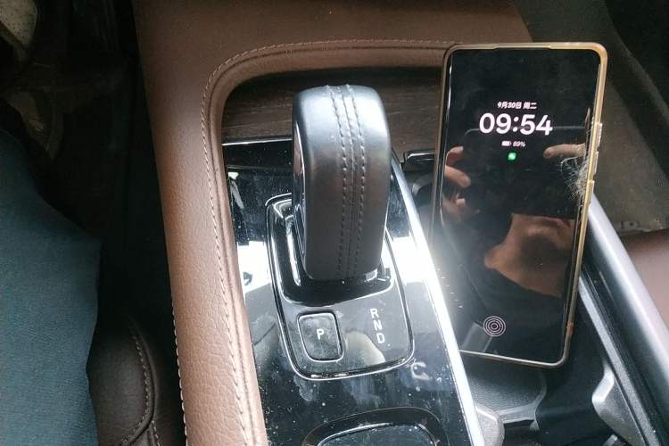 Used Volvo V90 2021 Cross Country B5 AWD Smart Range Edition Gear Lever